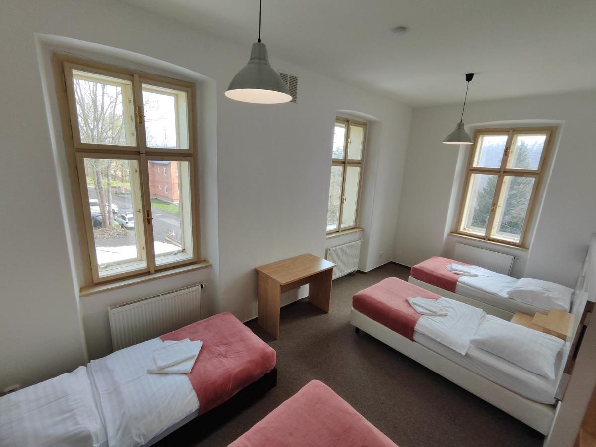 Mezná Hotel Stara Skola מראה חיצוני תמונה